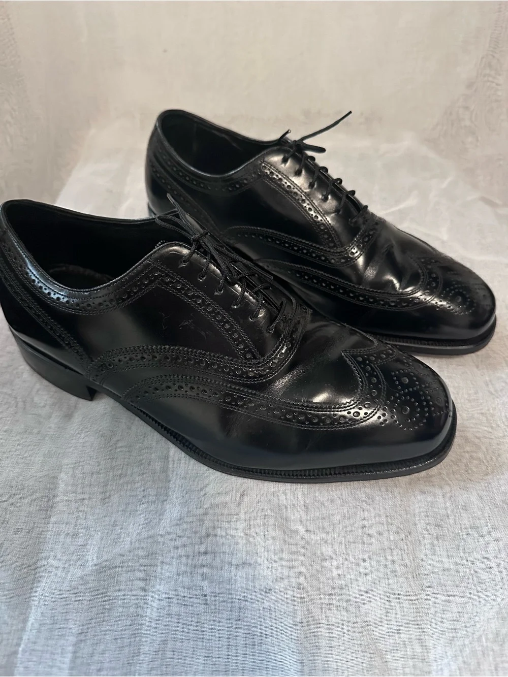 Florsheim Black Leather Wingtip Oxfords 11 3E (wide)